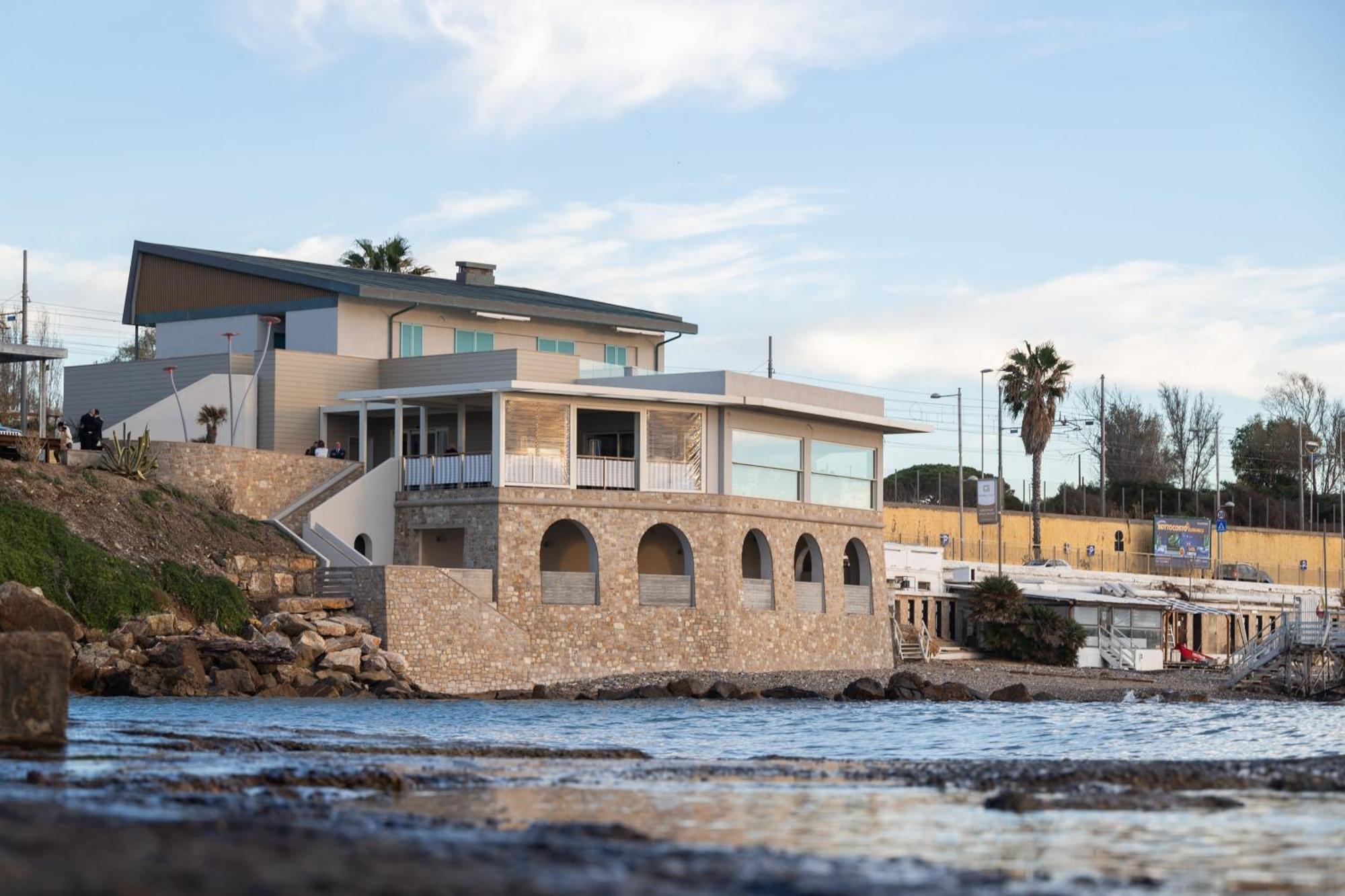 Le Suites Sul Mare Di Esterina Civitavecchia Exterior photo